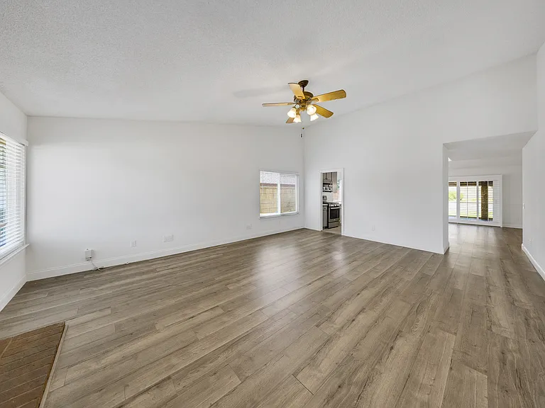 7750 Perlite Ave — Photo 8