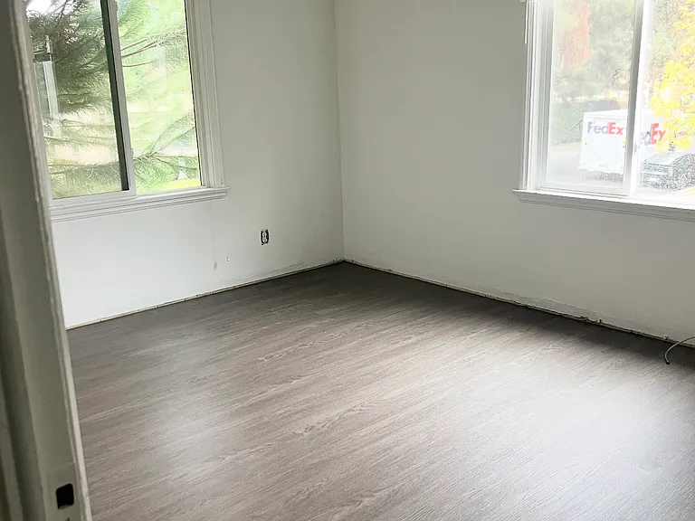 4126 W Toluca Lake Ave #1/2 — Photo 2