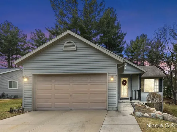 7320 High Timber Dr, Greenville, MI 48838