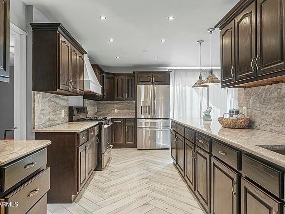 5th image of 2640 N 49TH Avenue