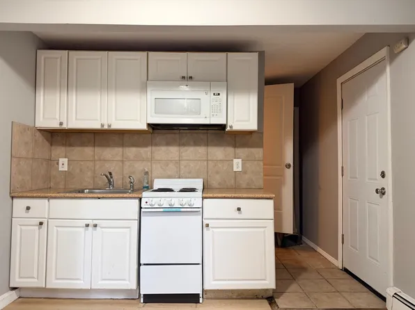 (undisclosed Address), Islip, NY 11751