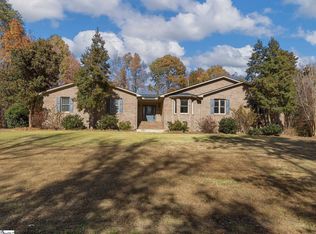 3 Robin Rd, Greenville, SC 29609