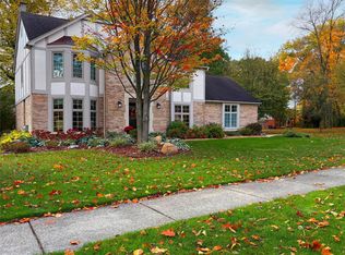 1381 Bradbury Dr, Troy, MI