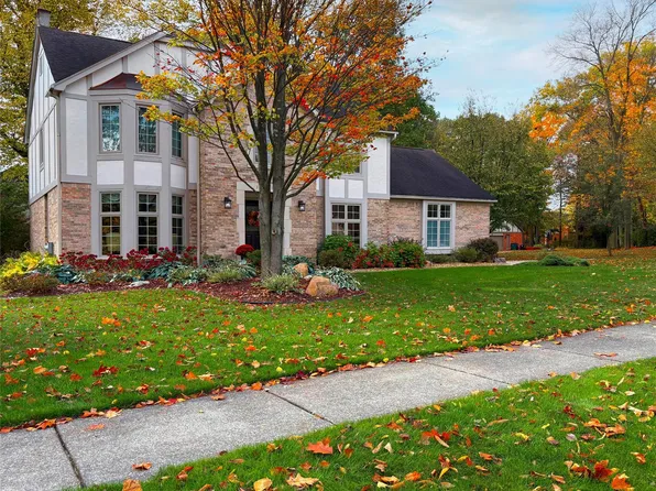 1381 Bradbury Dr, Troy, MI 48098
