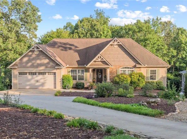 111 Maggie Ln, Anderson, SC 29625