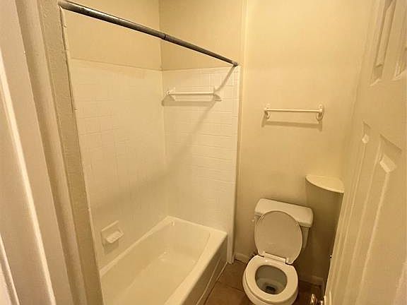 3rd image of 2529 Rio Grande St #23