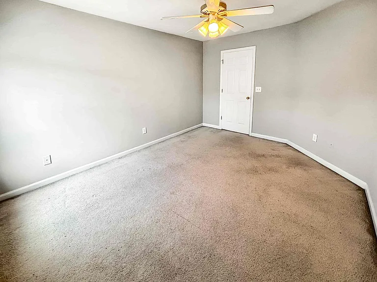 2092 Drogheda Ln — Photo 20