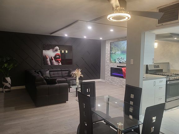 2nd image of 6150 N Kenmore Ave APT 10C