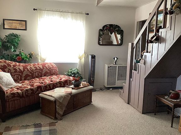4th image of 821 D Ln