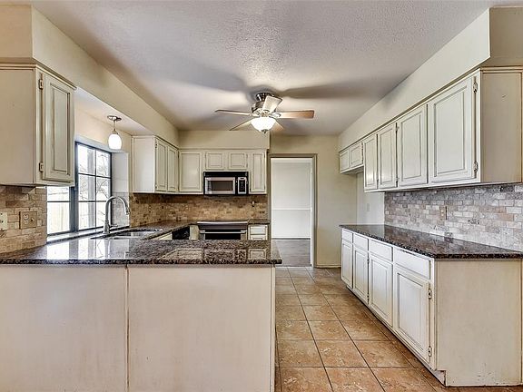 4th image of 1410 Bradford Pl