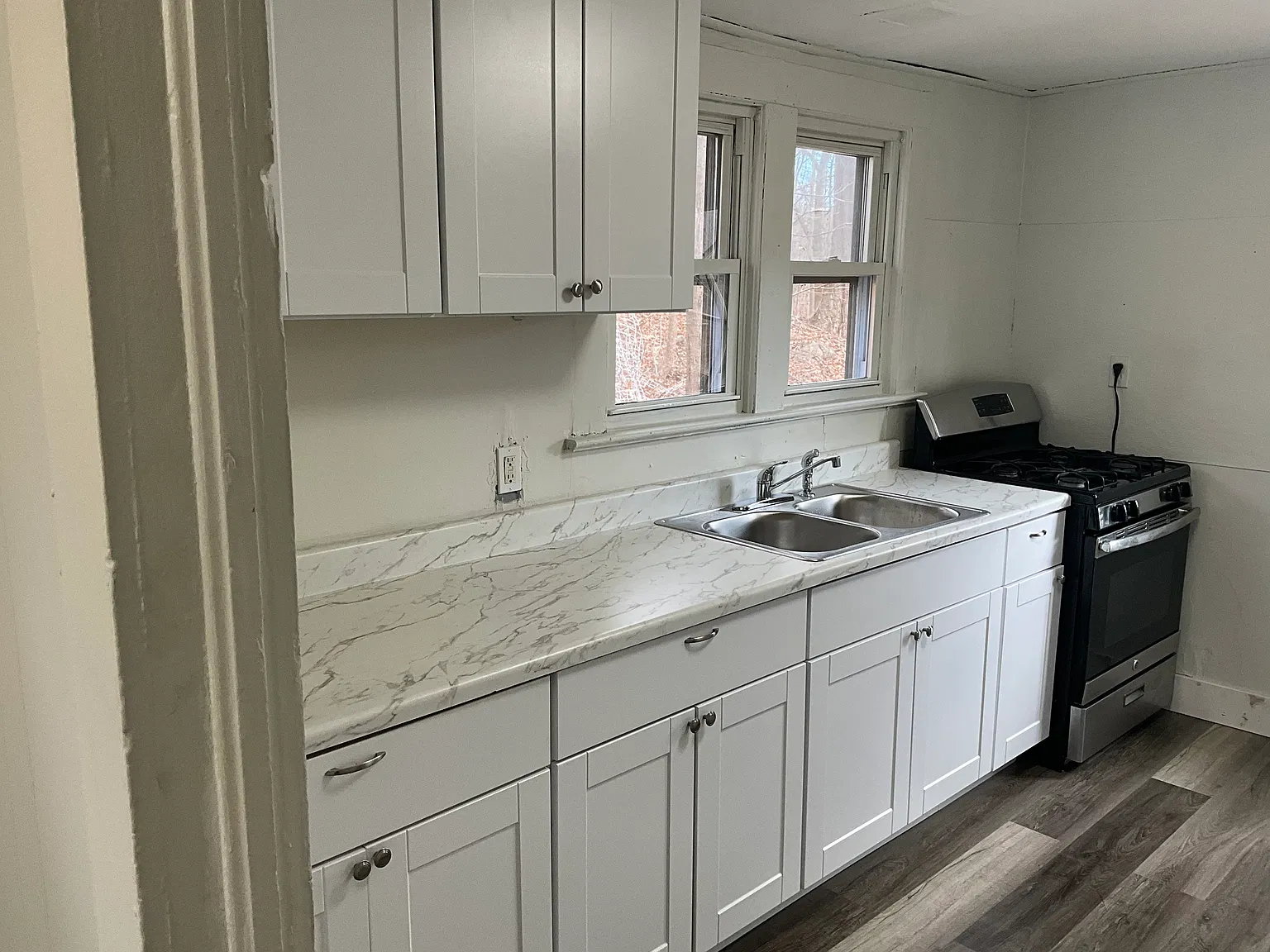 4 bed, 1.5 bath, 1195 sqft, $2,350 — Photo 2