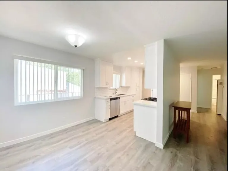 1203 E San Antonio Dr #301 — Photo 6