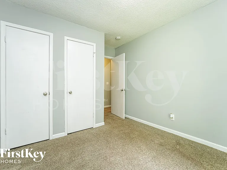 5565 Westberry Ln — Photo 10