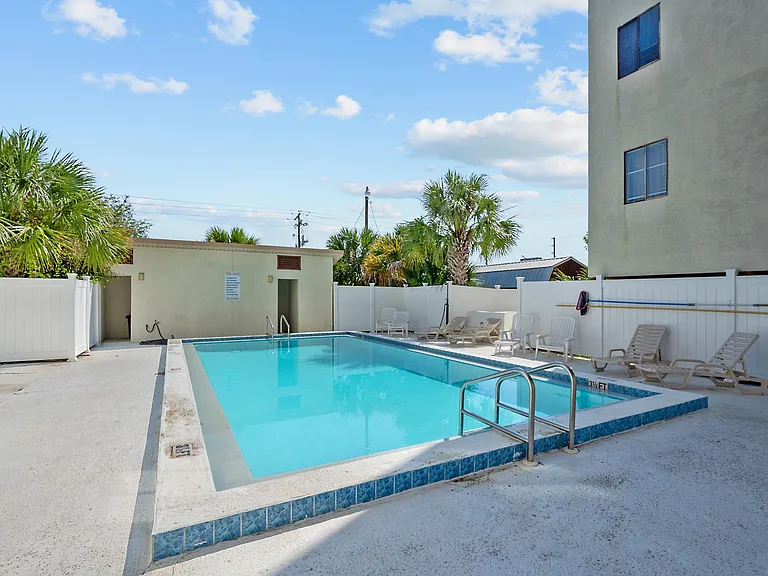 4114 Holiday Dr #17 — Photo 15