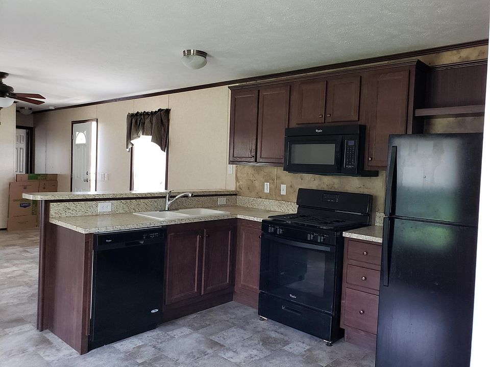 2nd image of 106 Erica Cir