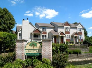 1663 Apple Tree Ln #1663, West Chicago, IL 60185