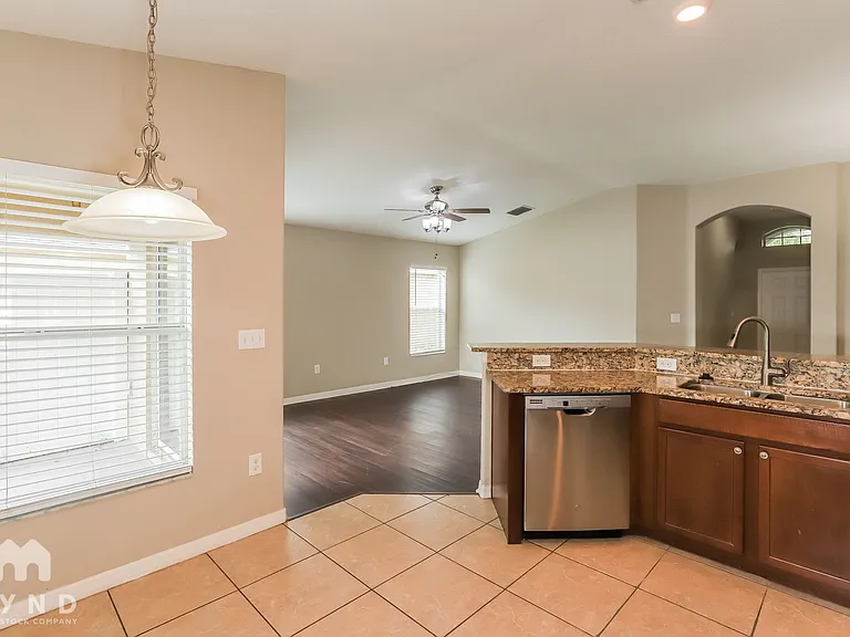 12526 Cricklewood Dr — Photo 7