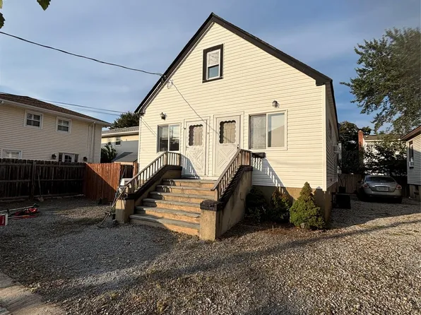 3 4th Street, Bayville, NY 11709