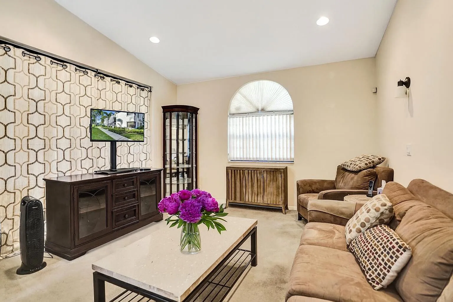 3 bed, 2.0 bath, 1134 sqft, $2,500 — Photo 1