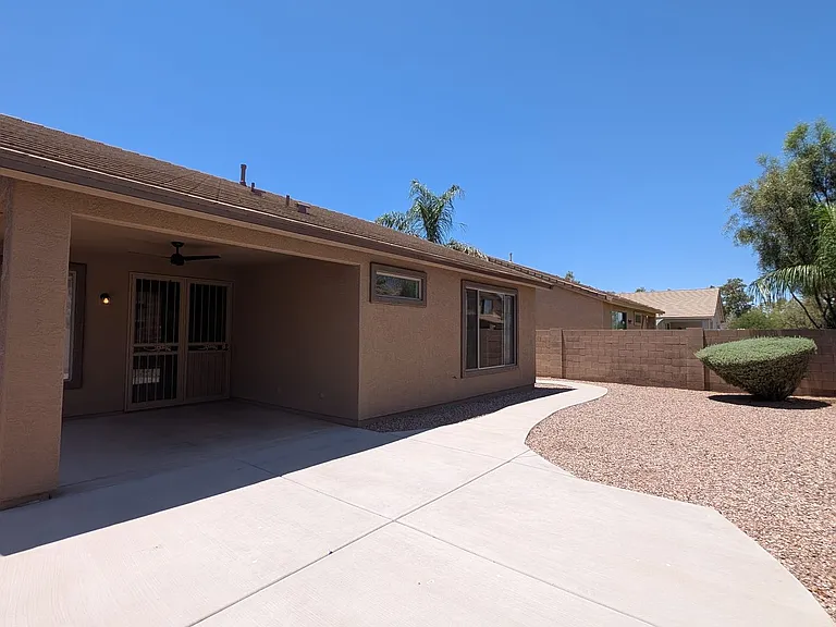 4236 E Oxford Ln — Photo 33