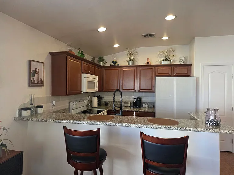 2450 Highland Trl — Photo 8