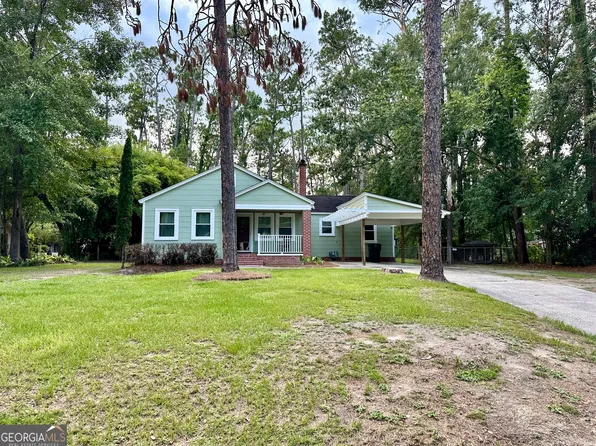 1611 Tupelo Dr, Waycross, GA 31501