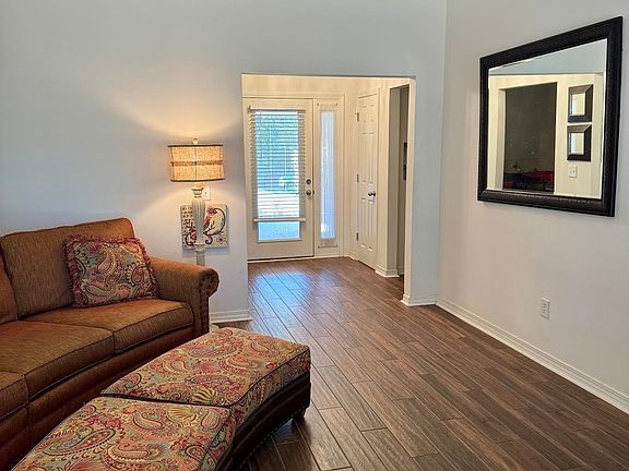 4th image of 767 Wedgewood Dr