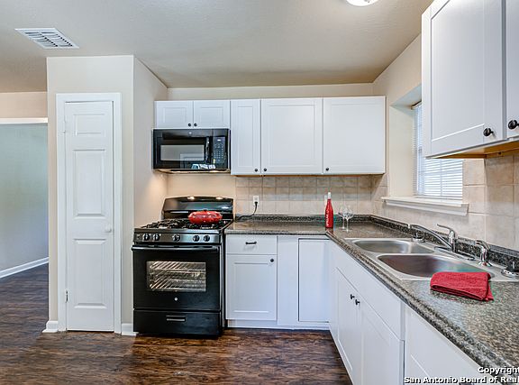 4th image of 755 Clearview Dr