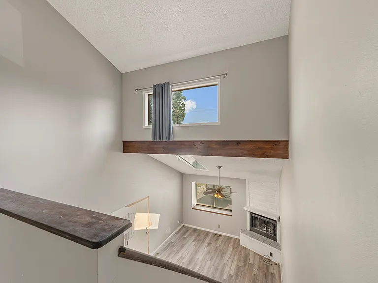 291 E Lake Ave — Photo 16