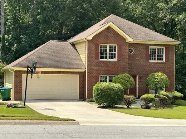2720 Trotters Pointe Dr, Snellville, GA 30039