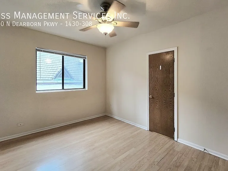 1430 N Dearborn Pkwy — Photo 38