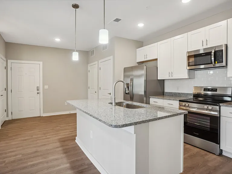 Oak Tree Apartments & Townhomes — Photo 13
