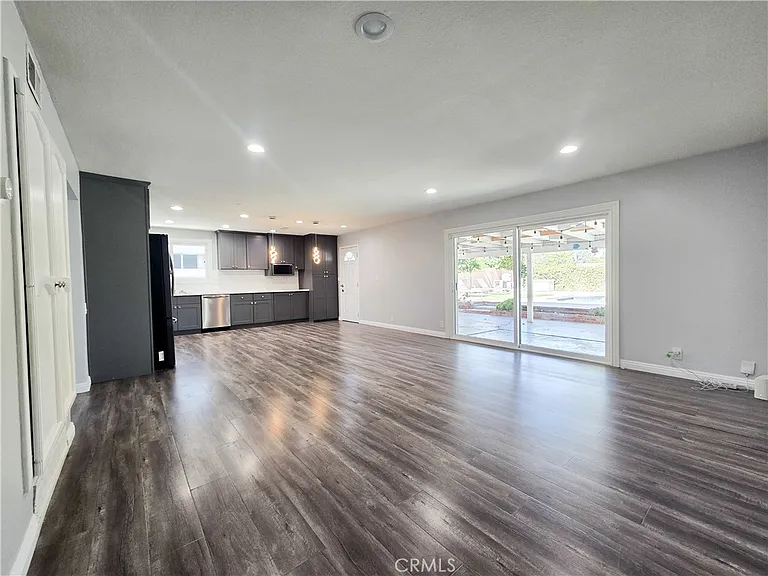 6624 Gross Ave — Photo 4