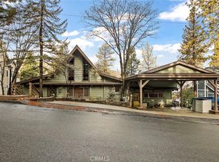 904 Sandalwood Dr, Lake Arrowhead, CA 92352