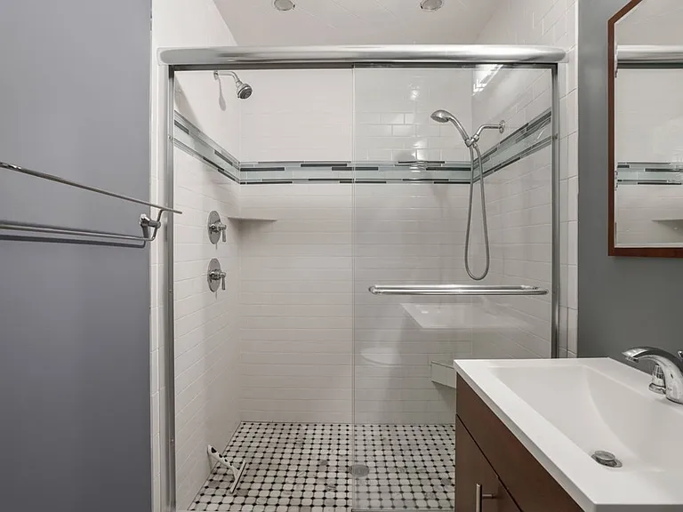 15 Howell St #1 — Photo 13