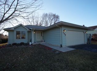 409 Pembroke Rd SW, Poplar Grove, IL 61065