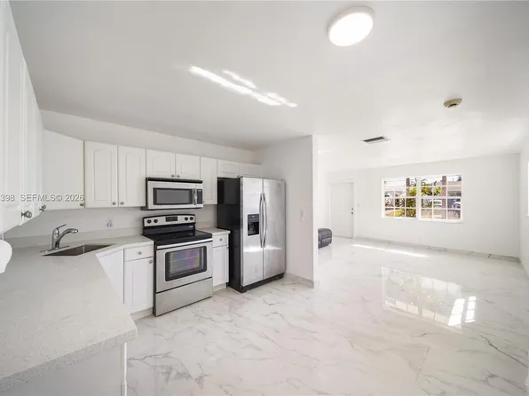 2709 NW 54th St, Fort Lauderdale, FL 33309