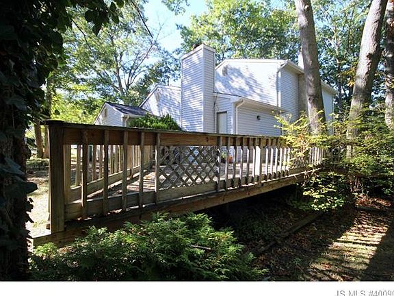 5th image of 105 Scotia Ct