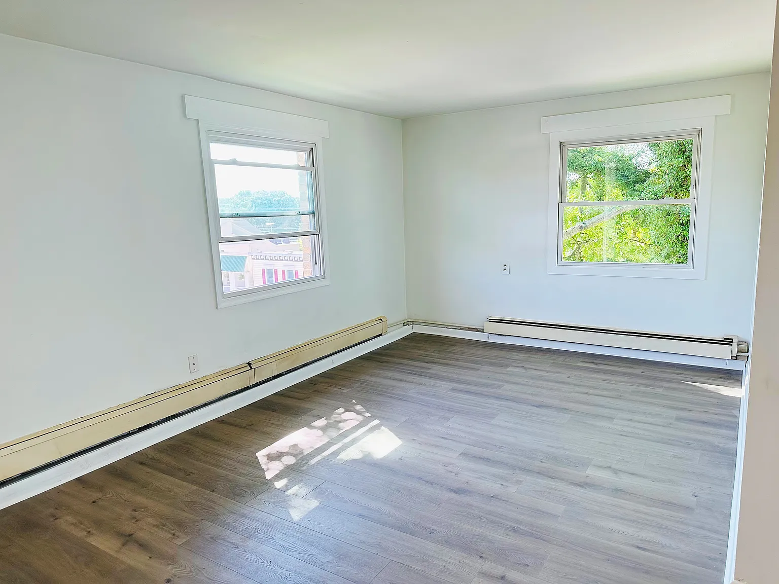 2 bed, 750 sqft, $1,400 — Photo 2