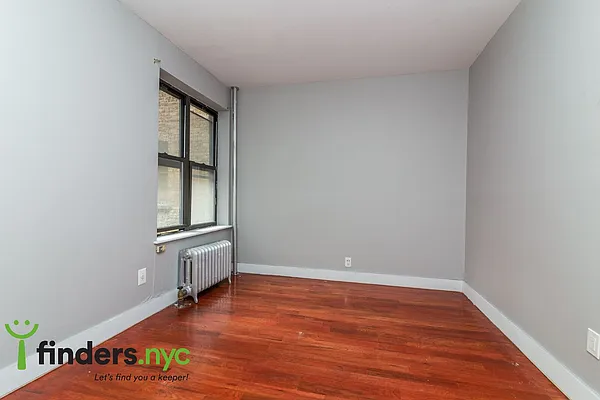 Rented by Clove Realty LLC | media 22