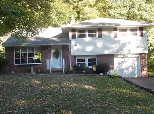 351 Holly Ln, New Castle, PA