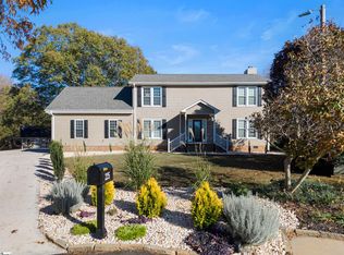 225 Hawkins Creek Ct, Greenville, SC 29609