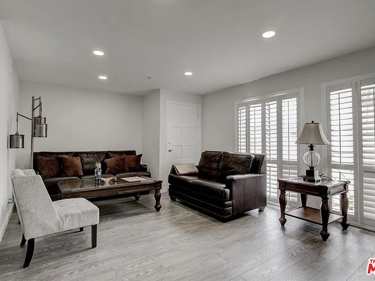 108 W Maple St #27 — Photo 3