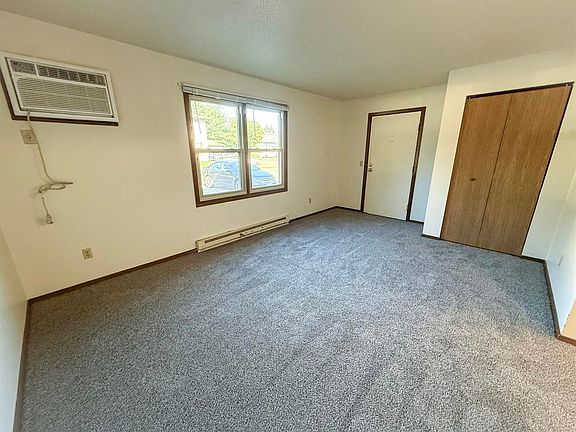 4th image of 4615 Fairfax St #2