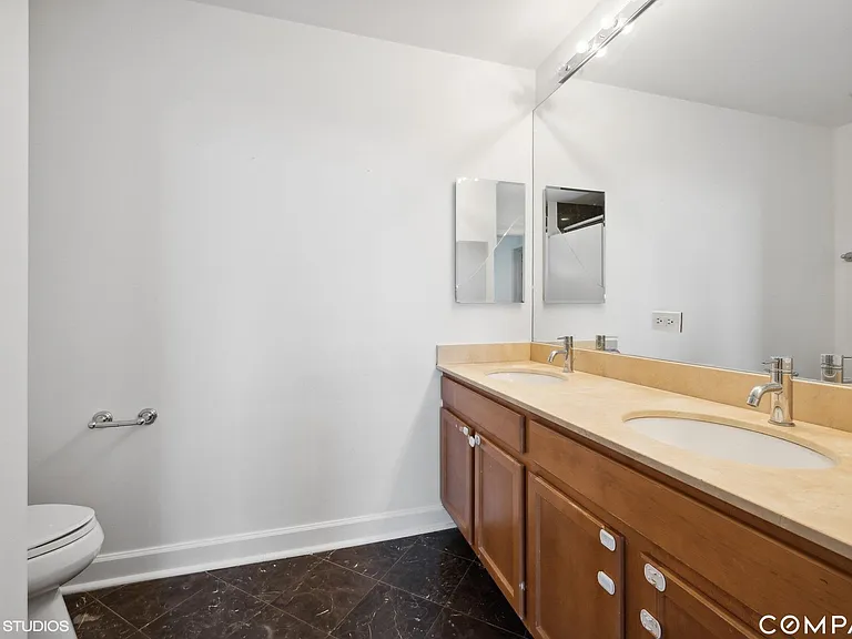 1841 S Calumet Ave #1002 — Photo 11