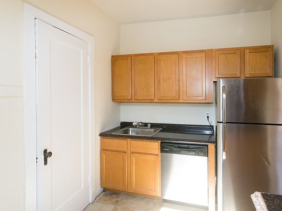 4th image of 4421 N Wolcott Ave APT 3B