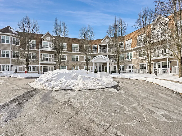 107 Sutton Dr #107 — Photo 11