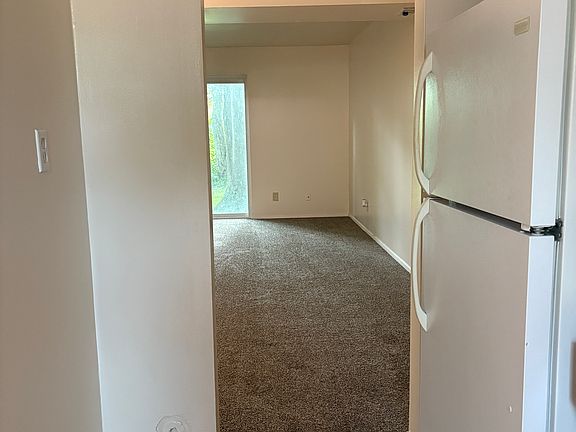 5th image of 49 Vinway Ct #49