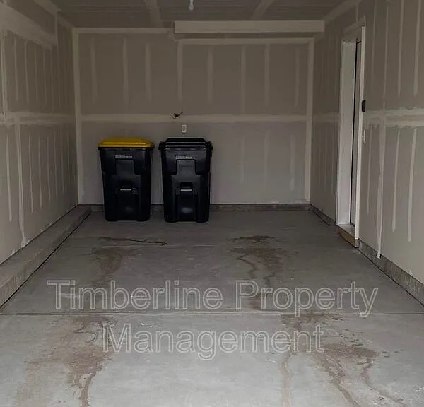 889 Grissom Dr — Photo 27