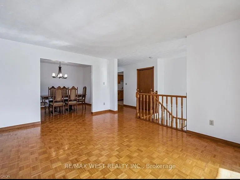 42 Azores Cres #MAIN — Photo 5